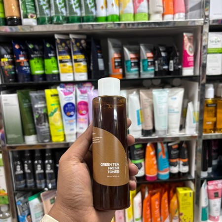 Isntree Green Tea Fresh Face Toner 200ml