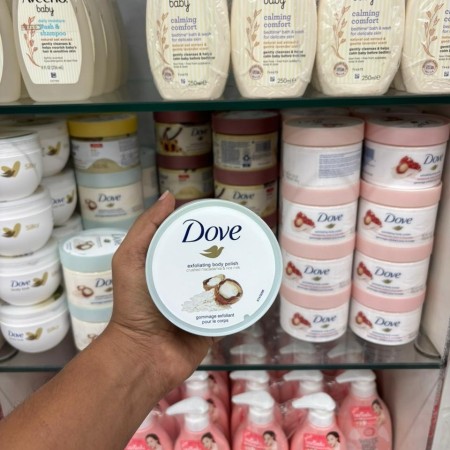Dove Exfoliating Body polish Crushed Macadamia & Rice Milk-298g