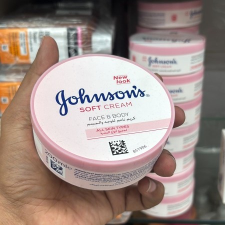 Johnson's 24Hour Moisture Soft Cream (200ml)
