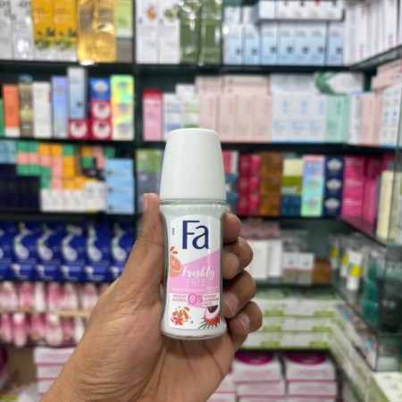 Fa Freshly Free Roll-On Deodorant (Grapefruit & Lychee Scent) – 50ml